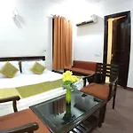 Golden Palm Suites