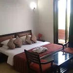 Golden Palm Suites